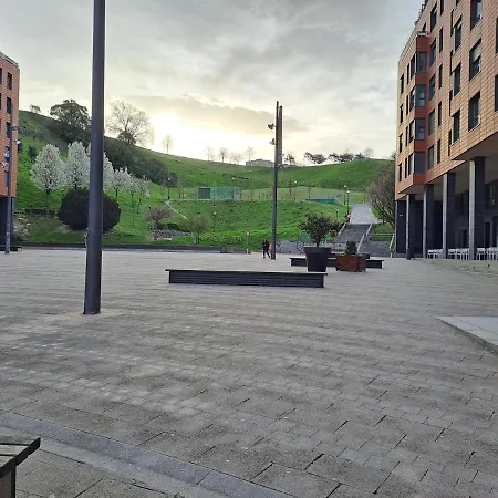 Appartement En El Centro Con Garaje Directo. *