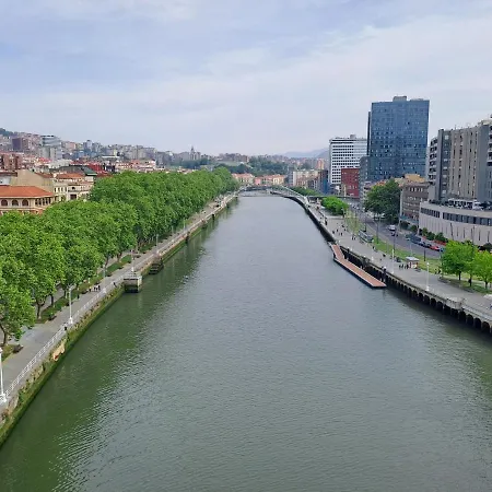 En El Centro Con Garaje Directo.