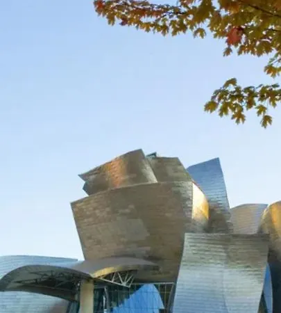 En El Centro Con Garaje Directo. *