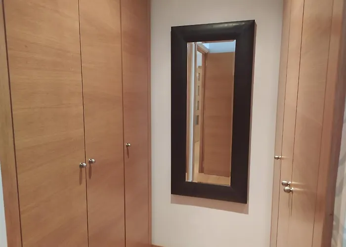 Apartment En El Centro Con Garaje Directo. *