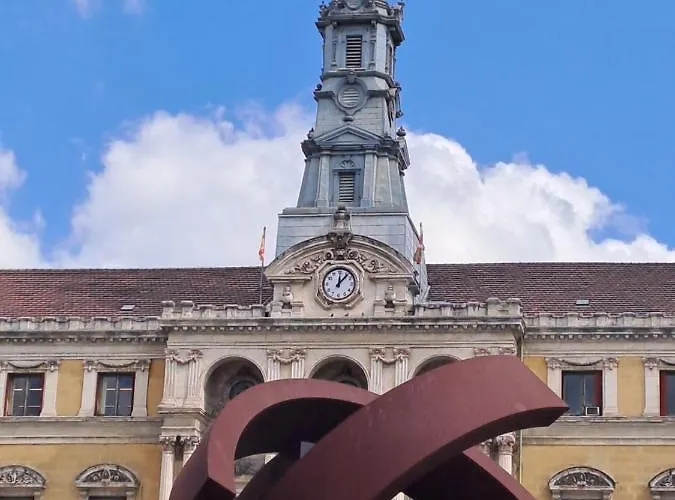 En El Centro Con Garaje Directo. Appartement Bilbao